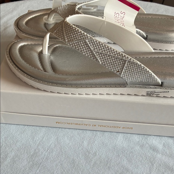 Women’s Metallic Pearl Thong Sandals - Cushioned Slip-On - Picture 6 of 8